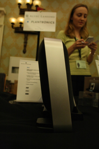 Illustration for article titled Altec Lansing's iPhone Dock Doesn't Buzz
